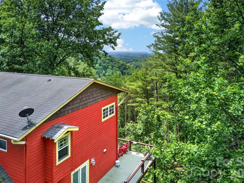 491 South Valley View Drive, Mars Hill, NC 28754.  MLS# CAR4345961, YatesRealty ID 30829. 