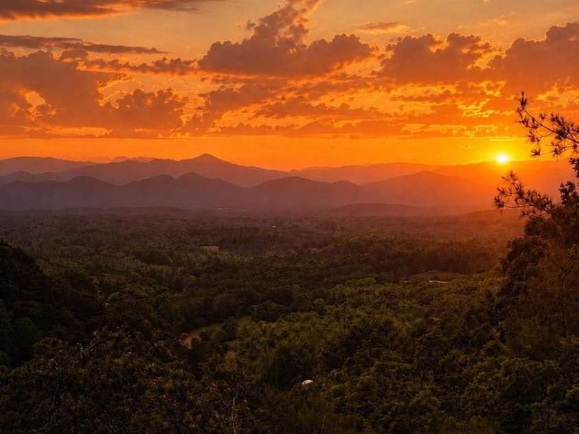 491 South Valley View Drive, Mars Hill, NC 28754.  MLS# CAR4345961, YatesRealty ID 30829. AI sunset