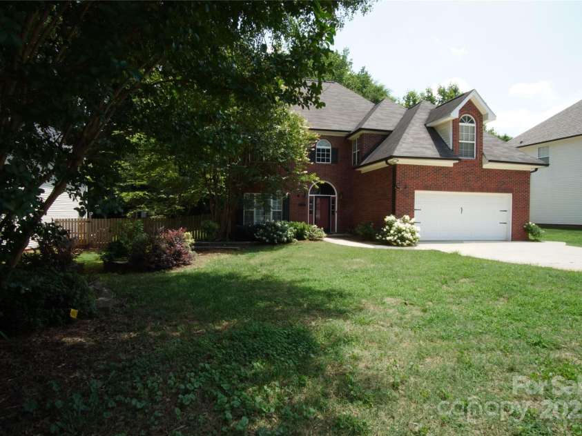 12520 Vantage Point Lane, Huntersville, NC 28078.  MLS# CAR4276306, YatesRealty ID 30830. 