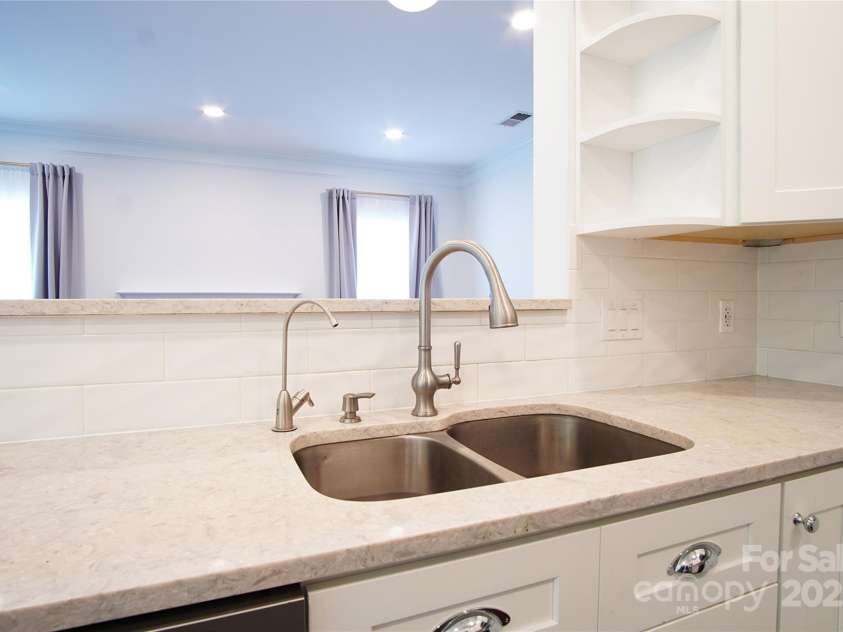 12520 Vantage Point Lane, Huntersville, NC 28078.  MLS# CAR4276306, YatesRealty ID 30830. 