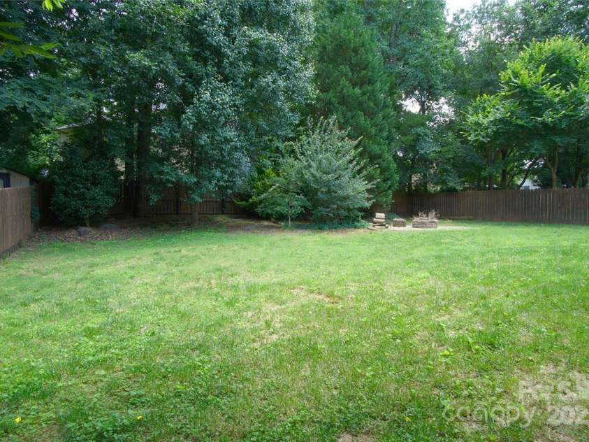 12520 Vantage Point Lane, Huntersville, NC 28078.  MLS# CAR4276306, YatesRealty ID 30830. 