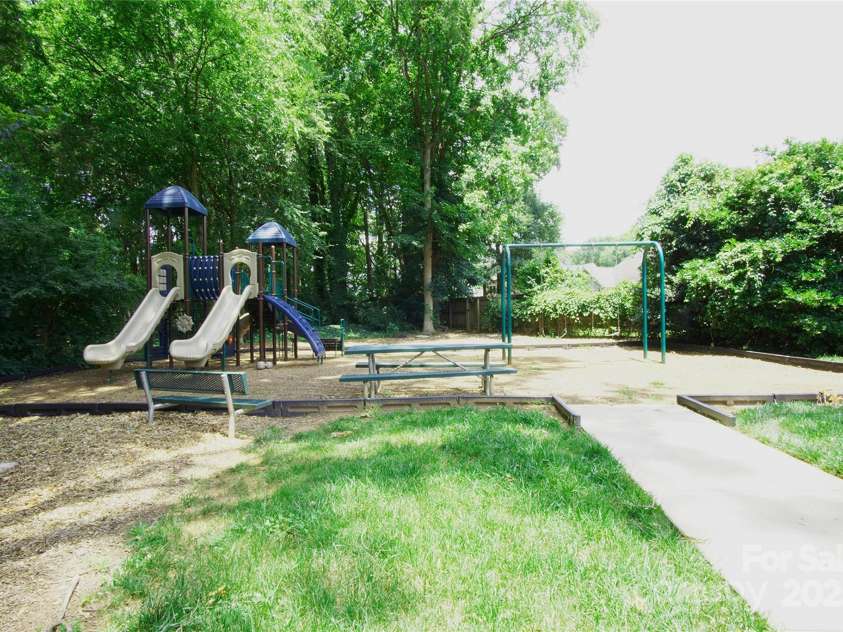 12520 Vantage Point Lane, Huntersville, NC 28078.  MLS# CAR4276306, YatesRealty ID 30830. 