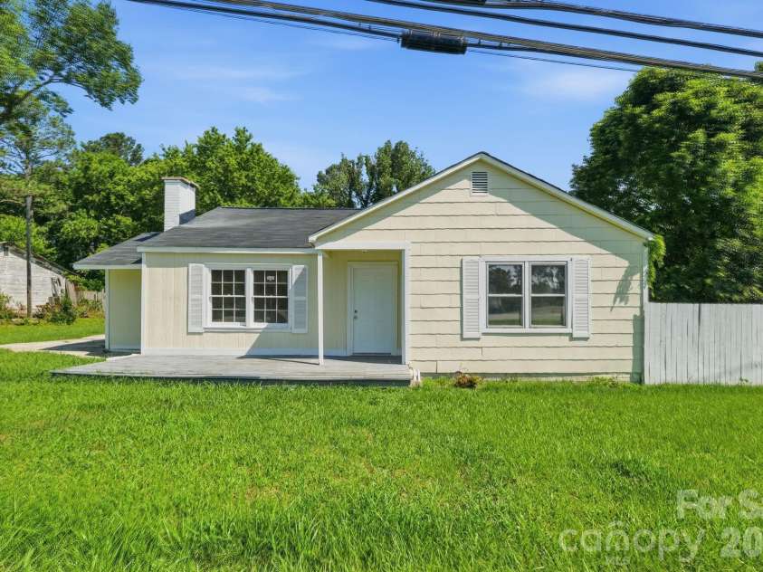 1208 Arch Street, Lancaster, SC 29720.  MLS# CAR4388962, YatesRealty ID 30831. 