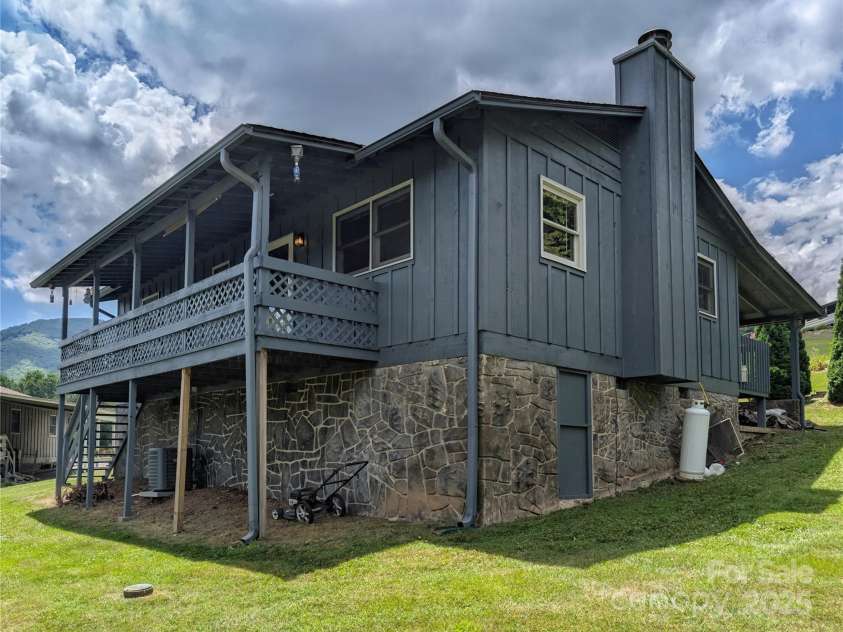 84 Stoney Ridge Loop, Maggie Valley, NC 28751.  MLS# CAR4226572, YatesRealty ID 30831. 