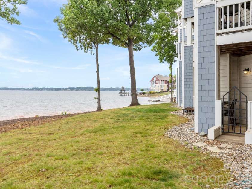 907 Southwest Drive, Davidson, NC 28036.  MLS# CAR4392317, YatesRealty ID 30832. Expansive Lake Views