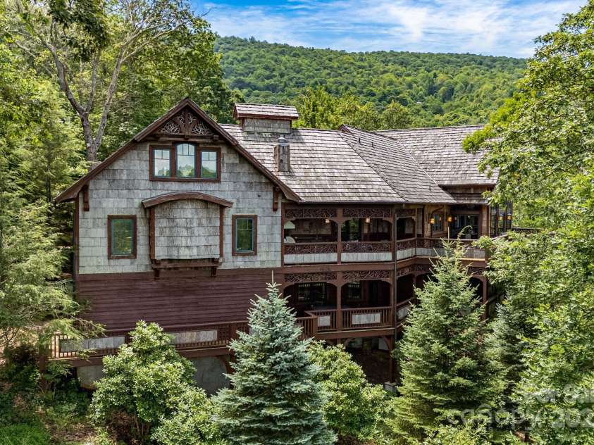 159 Adirondack Drive, Boone, NC 28607.  MLS# CAR4289744, YatesRealty ID 30835. 