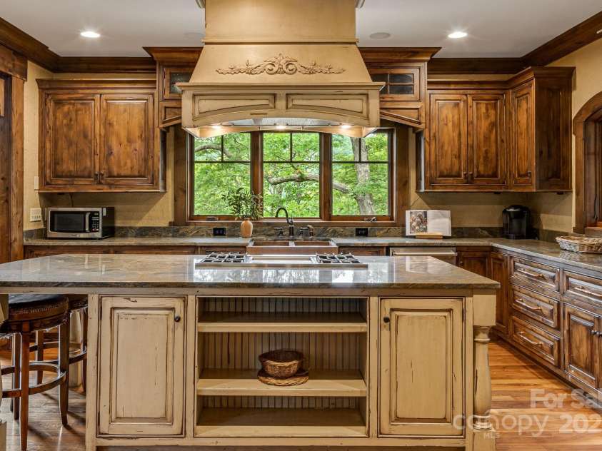 159 Adirondack Drive, Boone, NC 28607.  MLS# CAR4289744, YatesRealty ID 30835. 