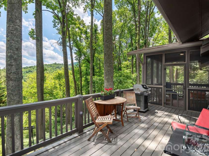 107 Buffalo Trail, Asheville, NC 28805.  MLS# CAR4374645, YatesRealty ID 30836. 