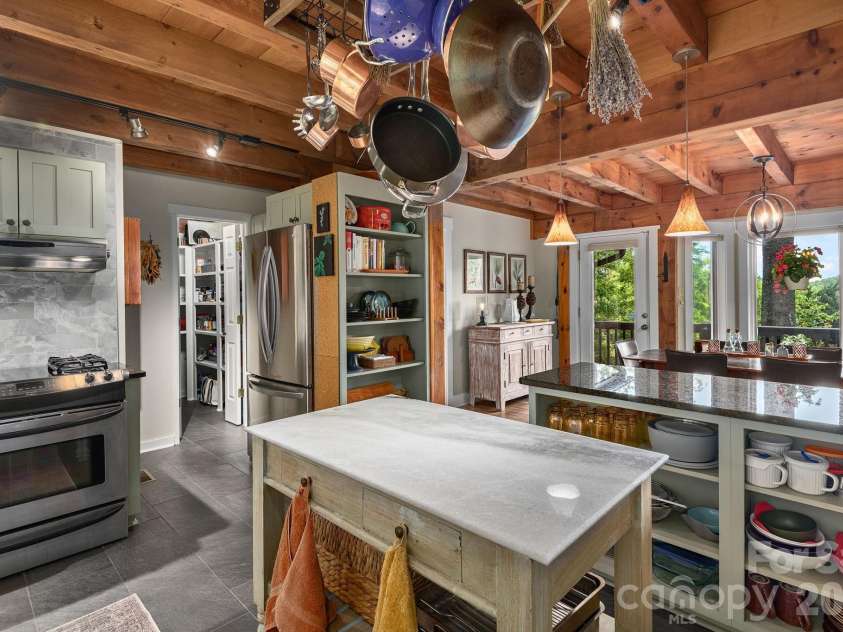 107 Buffalo Trail, Asheville, NC 28805.  MLS# CAR4374645, YatesRealty ID 30836. 