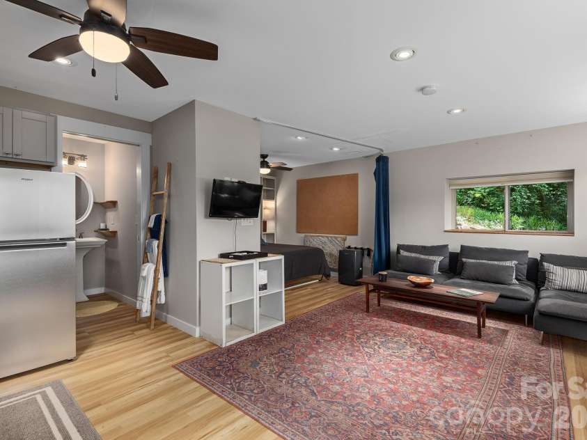 107 Buffalo Trail, Asheville, NC 28805.  MLS# CAR4374645, YatesRealty ID 30836. 