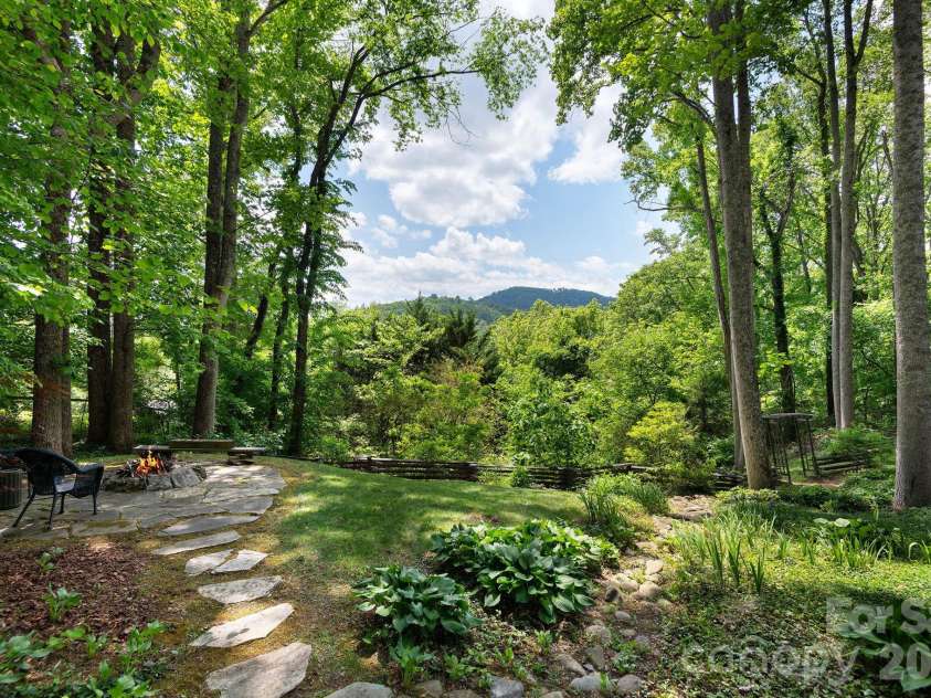 107 Buffalo Trail, Asheville, NC 28805.  MLS# CAR4374645, YatesRealty ID 30836. 