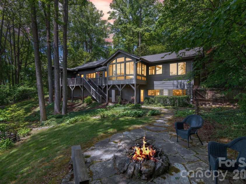 107 Buffalo Trail, Asheville, NC 28805.  MLS# CAR4374645, YatesRealty ID 30836. 