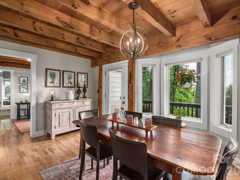 107 Buffalo Trail, Asheville, NC 28805.  MLS# CAR4374645, YatesRealty ID 30836. Dining area