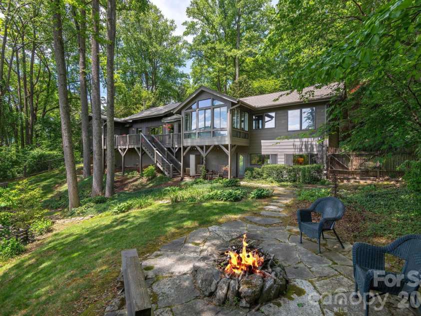 107 Buffalo Trail, Asheville, NC 28805.  MLS# CAR4374645, YatesRealty ID 30836. Enjoy the outdoors