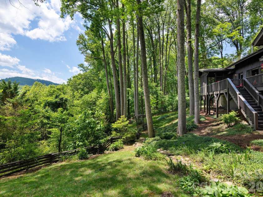 107 Buffalo Trail, Asheville, NC 28805.  MLS# CAR4374645, YatesRealty ID 30836. Nature all around
