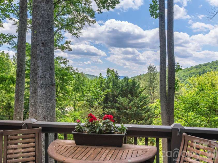 107 Buffalo Trail, Asheville, NC 28805.  MLS# CAR4374645, YatesRealty ID 30836. Relaxing deck