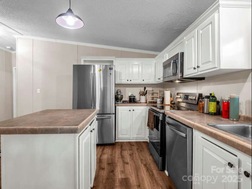 174 Danielle Drive, Penrose, NC 28766.  MLS# CAR4289768, YatesRealty ID 30836. 