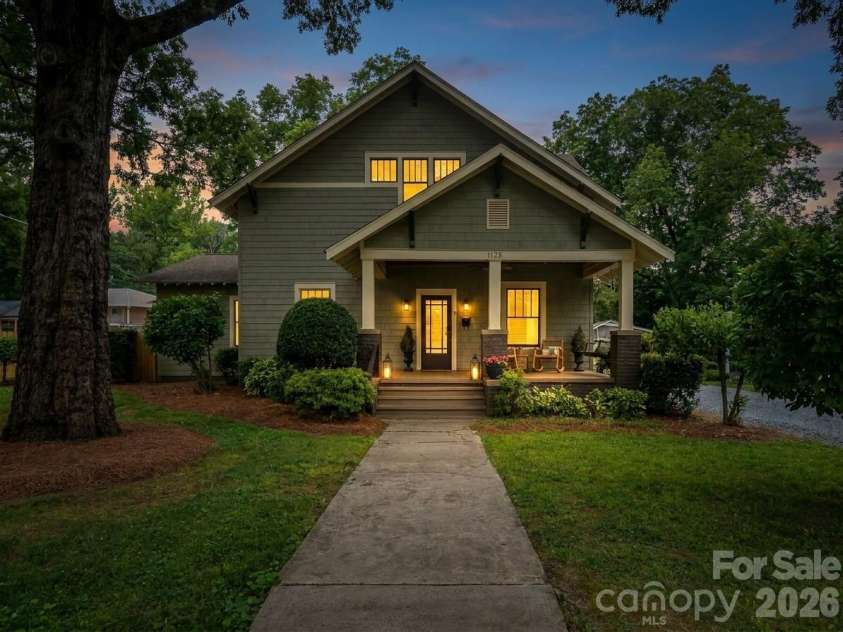 1128 35th Street, Charlotte, NC 28205.  MLS# CAR4390409, YatesRealty ID 30837. 