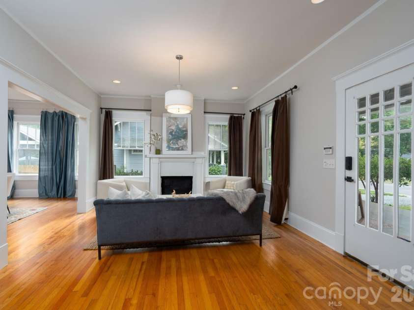 1128 35th Street, Charlotte, NC 28205.  MLS# CAR4390409, YatesRealty ID 30837. 