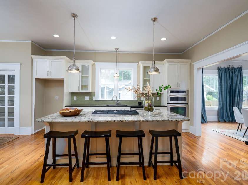 1128 35th Street, Charlotte, NC 28205.  MLS# CAR4390409, YatesRealty ID 30837. 