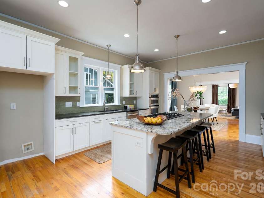 1128 35th Street, Charlotte, NC 28205.  MLS# CAR4390409, YatesRealty ID 30837. 