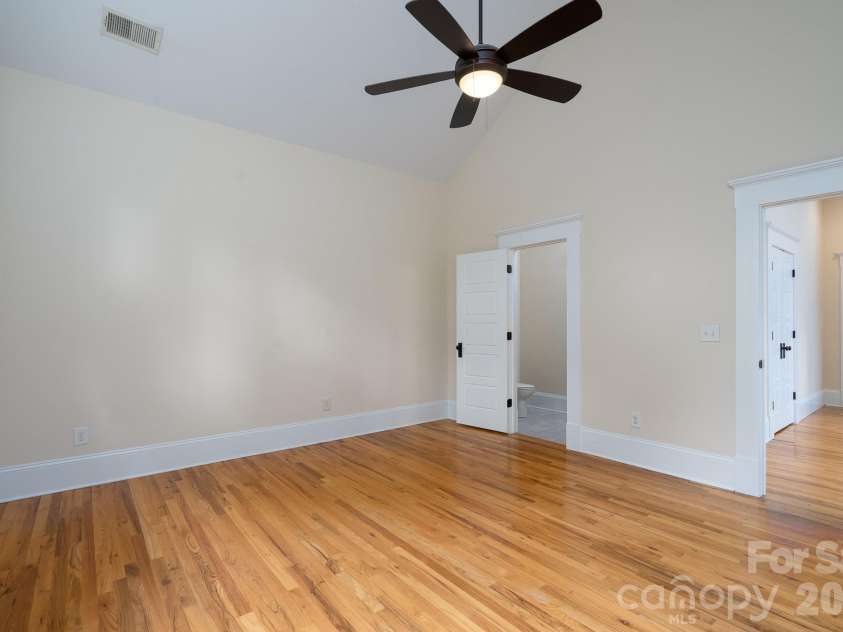 1128 35th Street, Charlotte, NC 28205.  MLS# CAR4390409, YatesRealty ID 30837. 