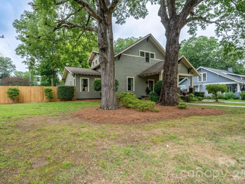 1128 35th Street, Charlotte, NC 28205.  MLS# CAR4390409, YatesRealty ID 30837. 