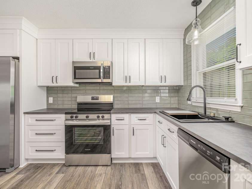 434 Stoneycreek Lane, Rock Hill, SC 29730.  MLS# CAR4279345, YatesRealty ID 30837. 