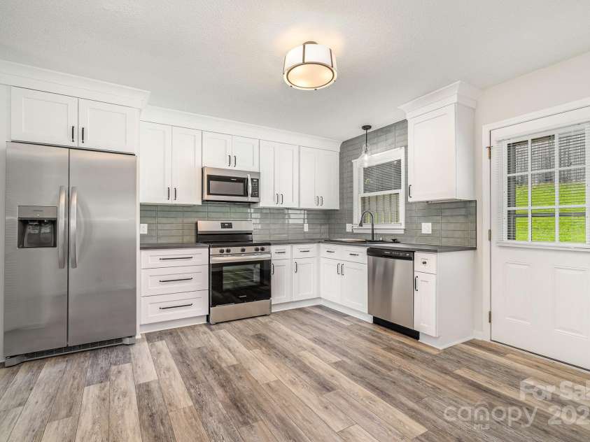 434 Stoneycreek Lane, Rock Hill, SC 29730.  MLS# CAR4279345, YatesRealty ID 30837. 