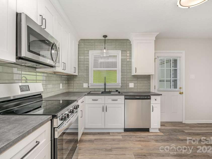 434 Stoneycreek Lane, Rock Hill, SC 29730.  MLS# CAR4279345, YatesRealty ID 30837. 