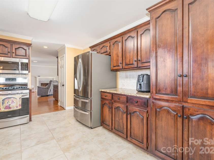 2640 Petersburg Court, Gastonia, NC 28056.  MLS# CAR4327376, YatesRealty ID 30838. 