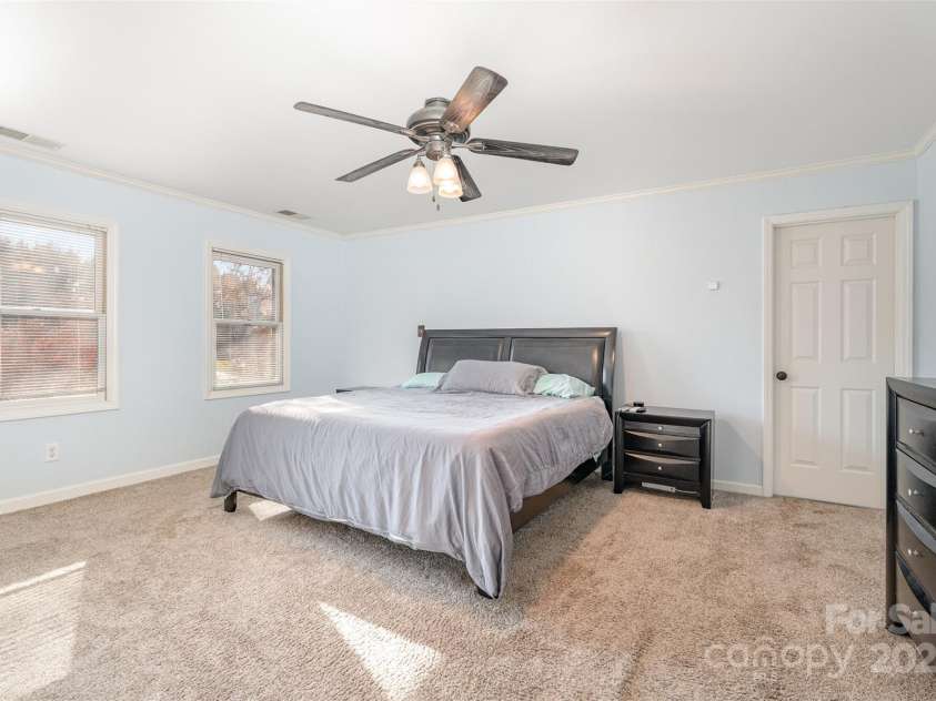 2640 Petersburg Court, Gastonia, NC 28056.  MLS# CAR4327376, YatesRealty ID 30838. PRIMARY BEDROOM