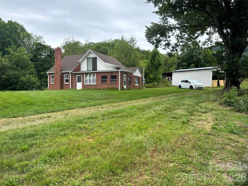 102 Ransom Road, Clyde, NC 28721.  MLS# CAR4394313, YatesRealty ID 30839. 