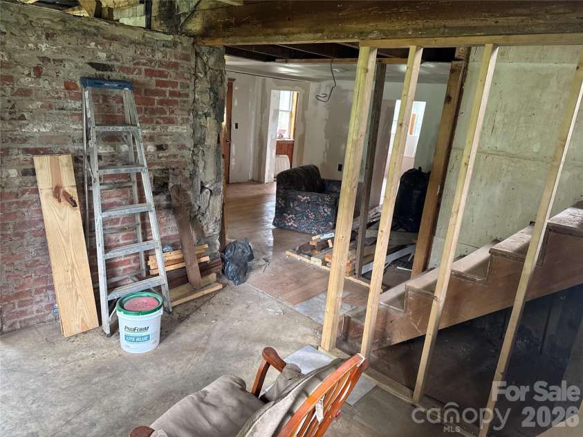 102 Ransom Road, Clyde, NC 28721.  MLS# CAR4394313, YatesRealty ID 30839. 