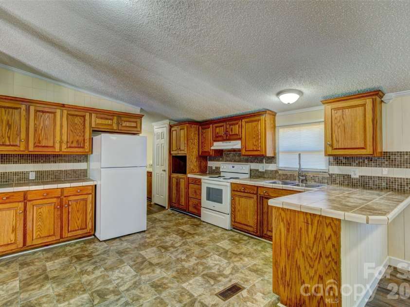 1322 Finger Merrick Trail, Lincolnton, NC 28092.  MLS# CAR4336924, YatesRealty ID 3084. 