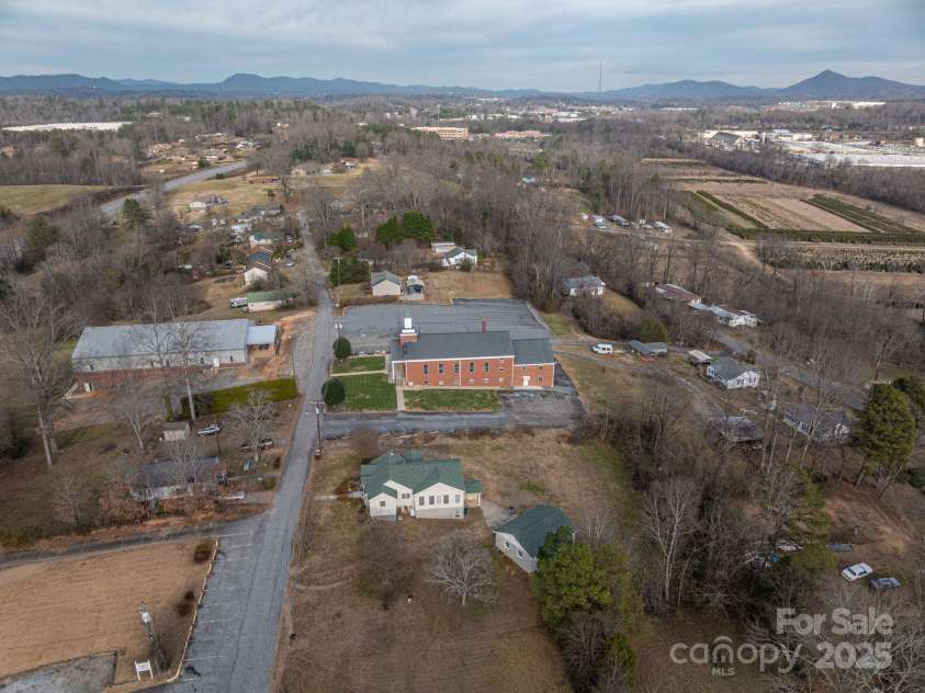 2541 Grandview Circle, Lenoir, NC 28645.  MLS# CAR4330860, YatesRealty ID 3084. 