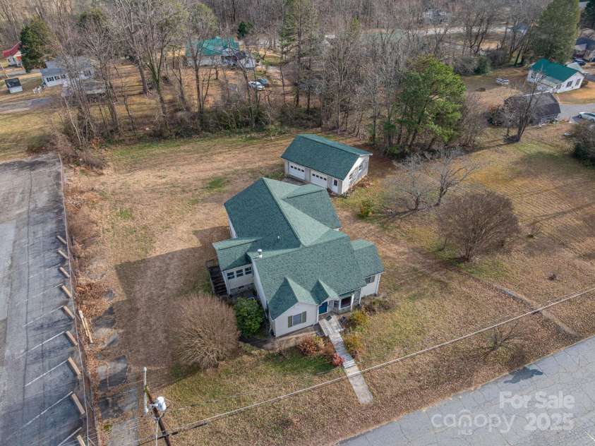 2541 Grandview Circle, Lenoir, NC 28645.  MLS# CAR4330860, YatesRealty ID 3084. 