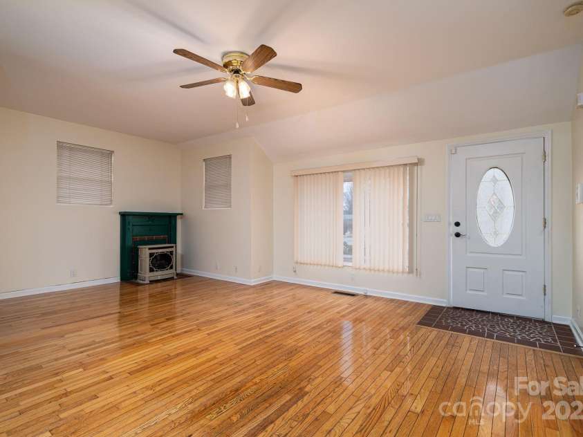 2541 Grandview Circle, Lenoir, NC 28645.  MLS# CAR4330860, YatesRealty ID 3084. 