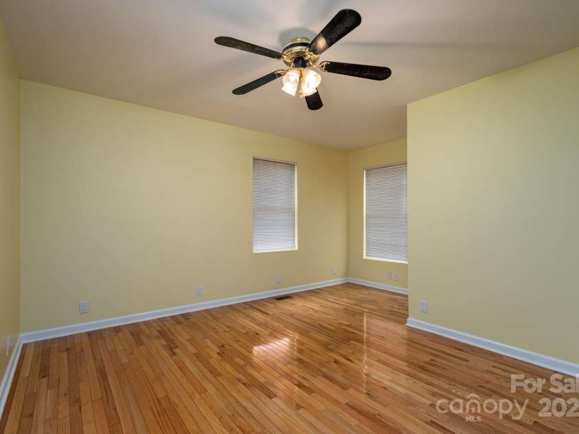 2541 Grandview Circle, Lenoir, NC 28645.  MLS# CAR4330860, YatesRealty ID 3084. 