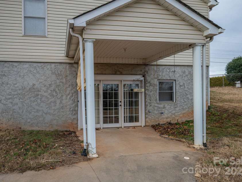 2541 Grandview Circle, Lenoir, NC 28645.  MLS# CAR4330860, YatesRealty ID 3084. 