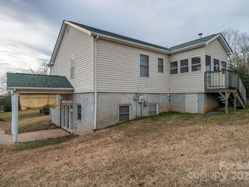 2541 Grandview Circle, Lenoir, NC 28645.  MLS# CAR4330860, YatesRealty ID 3084. 