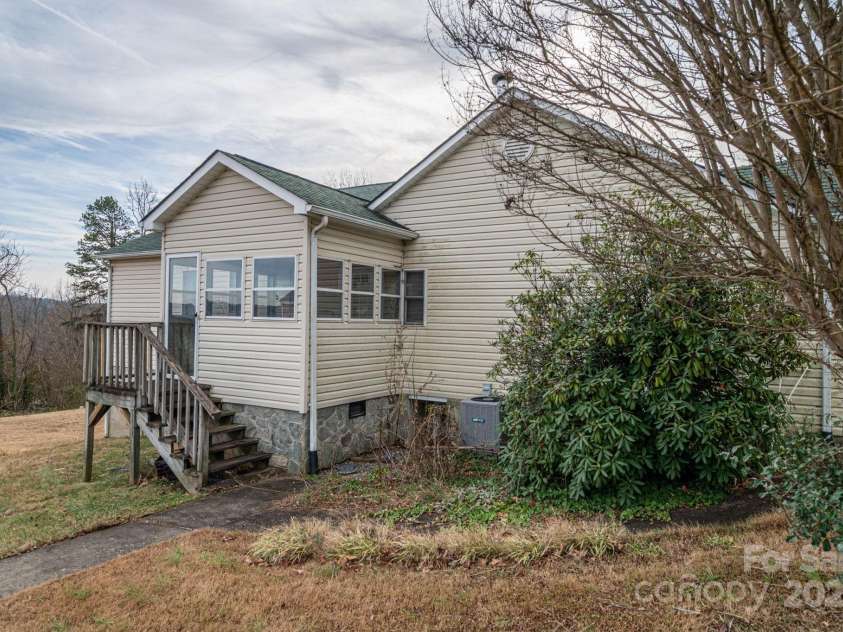 2541 Grandview Circle, Lenoir, NC 28645.  MLS# CAR4330860, YatesRealty ID 3084. 