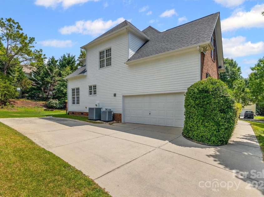 3052 River Bend Drive, Tega Cay, SC 29708.  MLS# CAR4286293, YatesRealty ID 30840. 