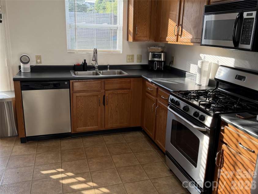 6445 Matlea Court, Charlotte, NC 28215.  MLS# CAR4385744, YatesRealty ID 30840. Kitchen