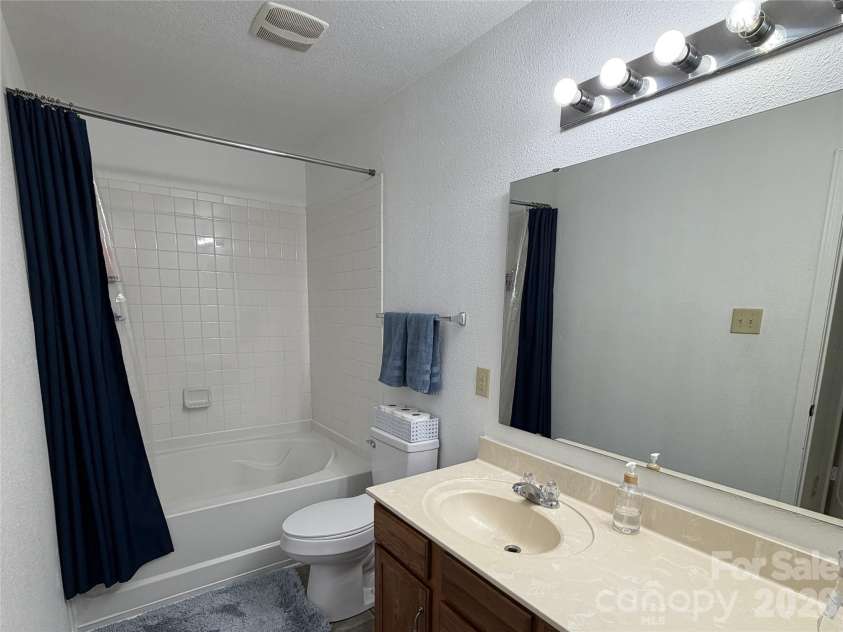 6445 Matlea Court, Charlotte, NC 28215.  MLS# CAR4385744, YatesRealty ID 30840. Primary Bathroom
