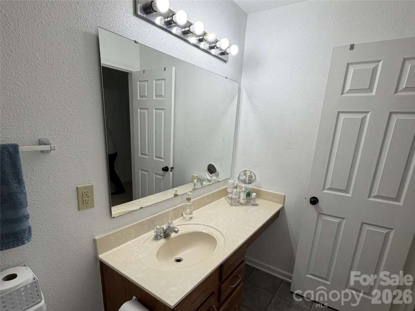 6445 Matlea Court, Charlotte, NC 28215.  MLS# CAR4385744, YatesRealty ID 30840. Primary Bathroom