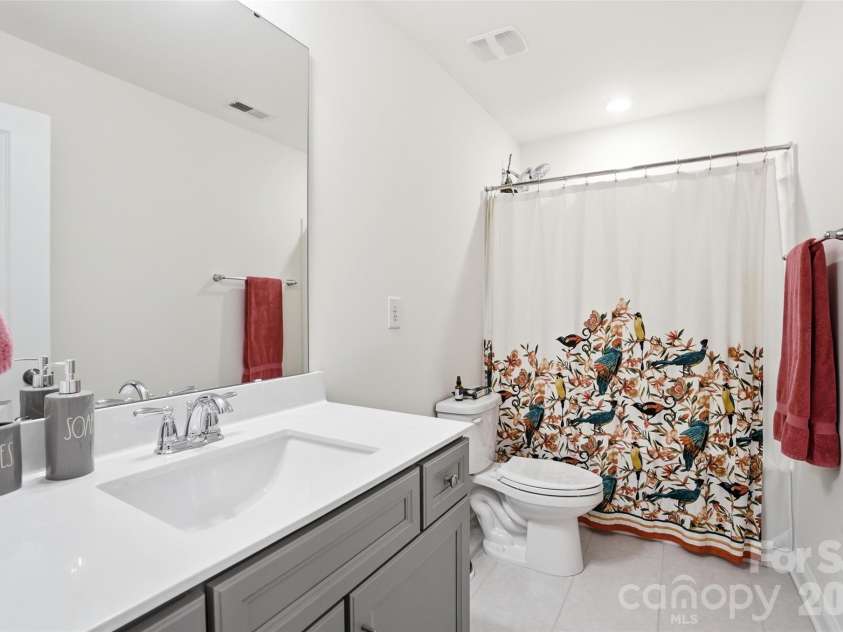 1012 Township Parkway, Belmont, NC 28012.  MLS# CAR4388525, YatesRealty ID 30841. Full hall bath
