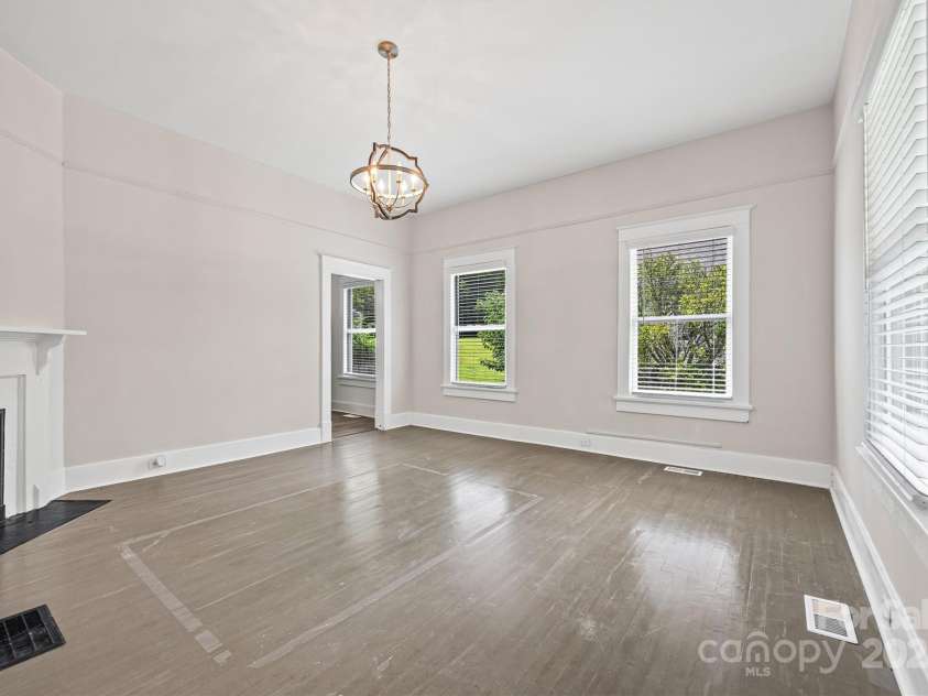18 Montford Avenue, Rock Hill, SC 29730.  MLS# CAR4286704, YatesRealty ID 30841. 