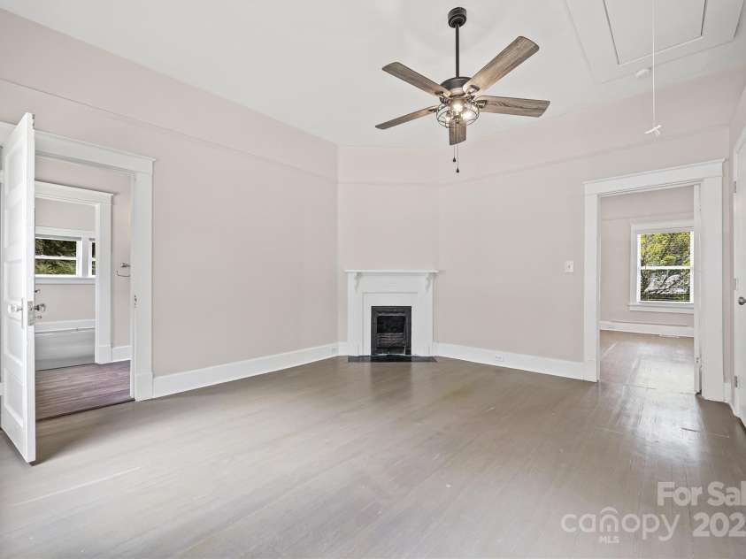 18 Montford Avenue, Rock Hill, SC 29730.  MLS# CAR4286704, YatesRealty ID 30841. 