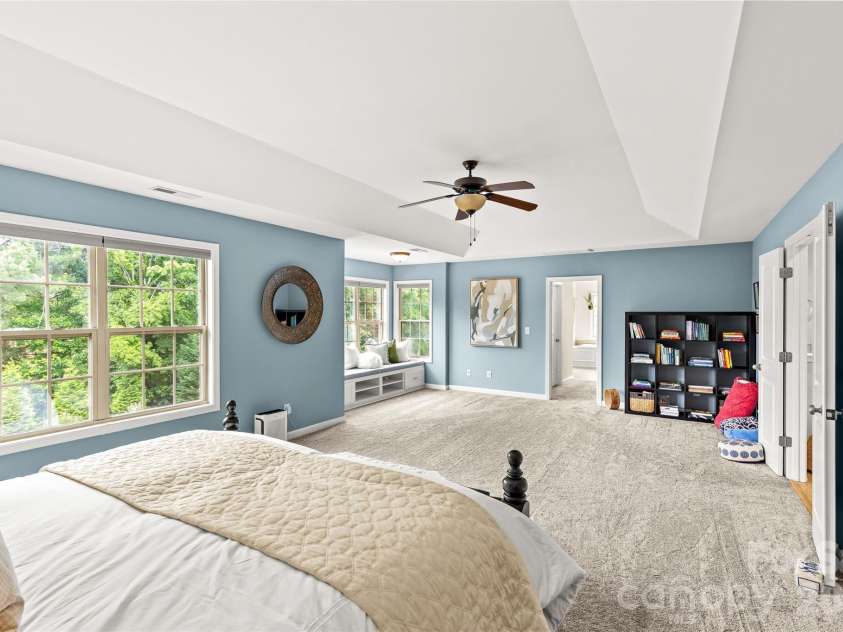 3207 Lakehurst Crossing, Matthews, NC 28104.  MLS# CAR4389517, YatesRealty ID 30843. 